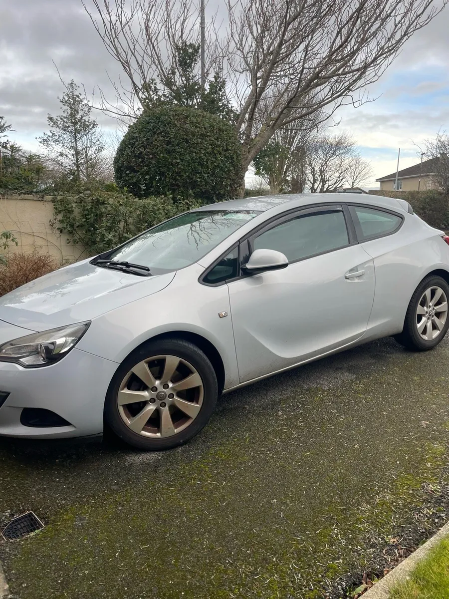 Opel Astra GTC 2012 - Image 3
