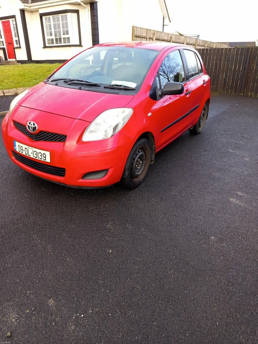Toyota Yaris 2009 - Image 2