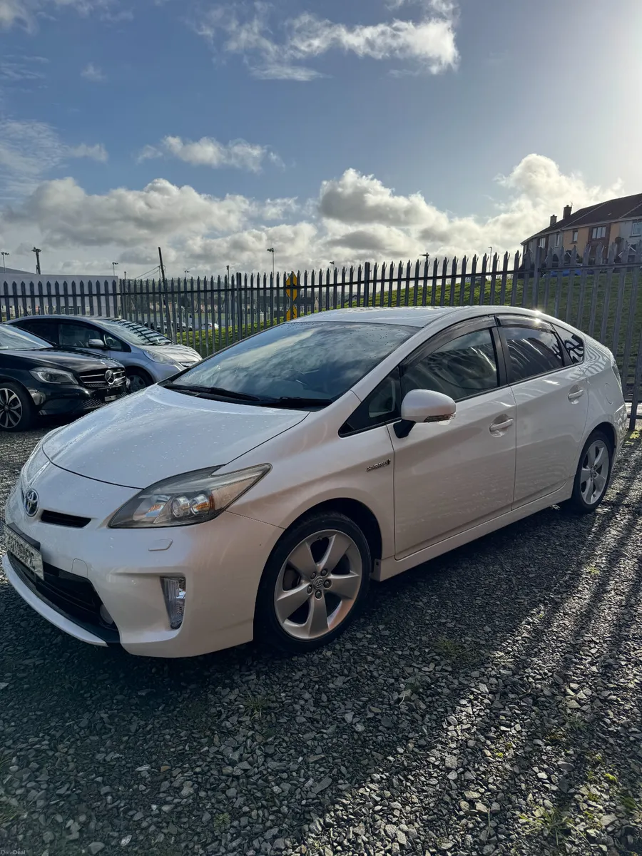 Toyota Prius 2014 | New import | High Specs | - Image 4