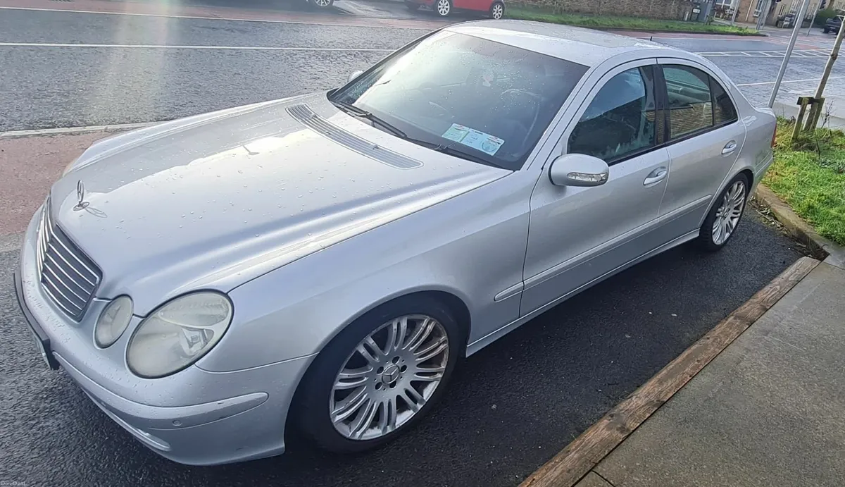 Mercedes-Benz E-Class 2006 - Image 3