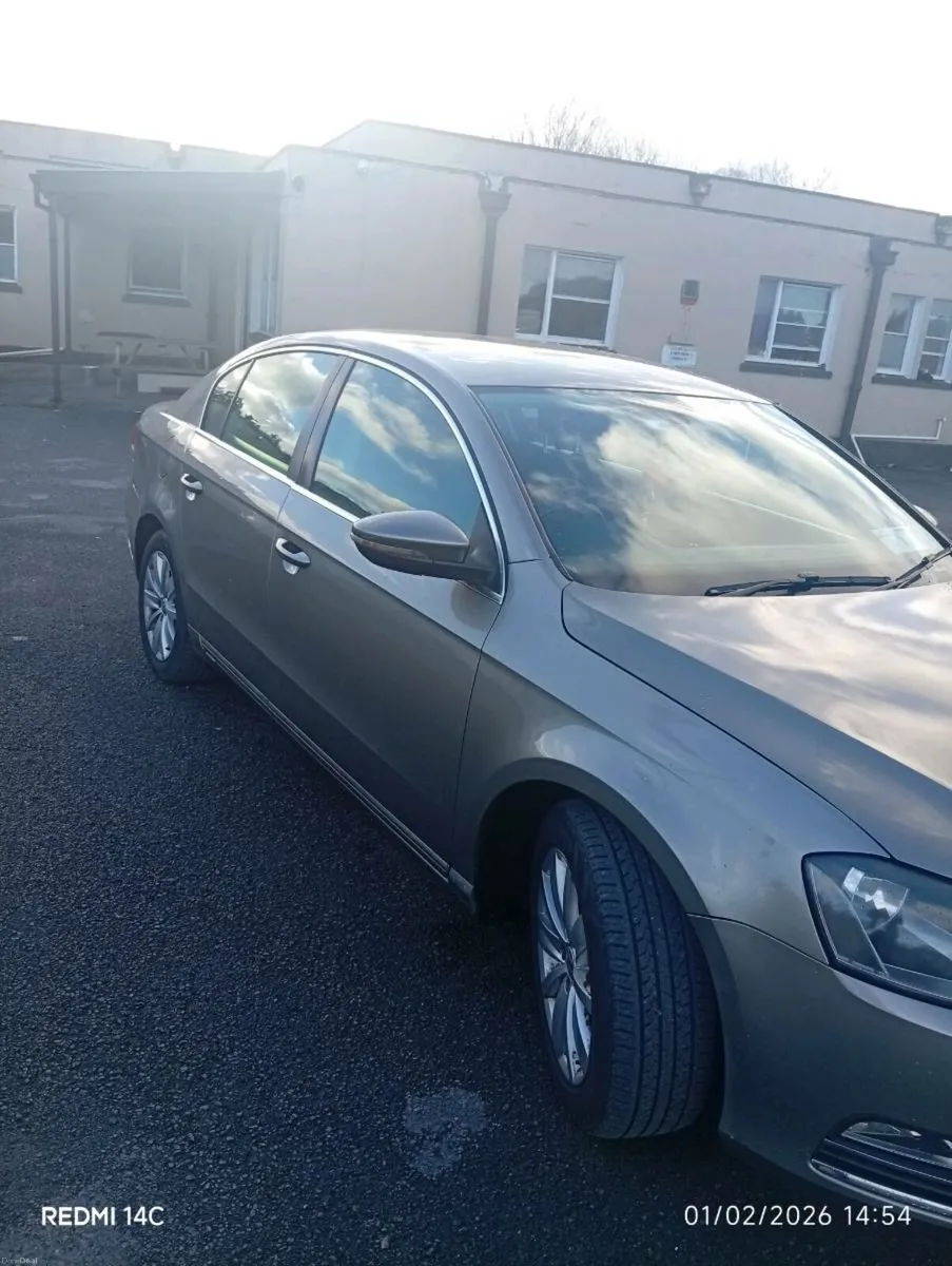 Volkswagen Passat - Image 1