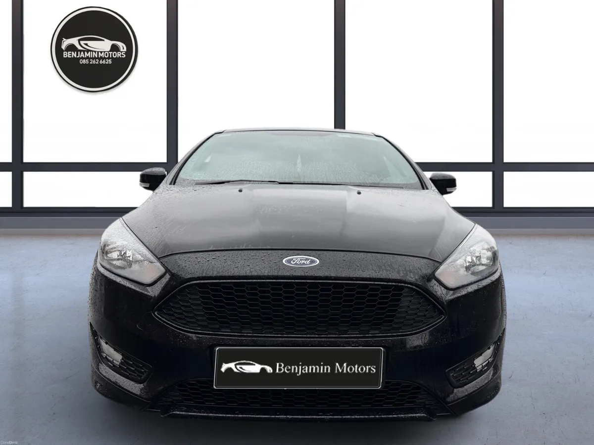 Ford Focus 2018 St Line 1.0 EcoBoost - Image 2
