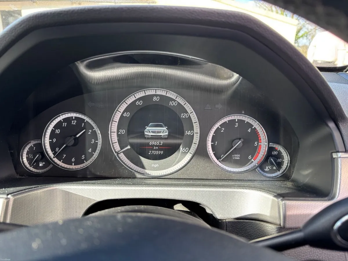 Mercedes-Benz E-Class 2013 - Image 3