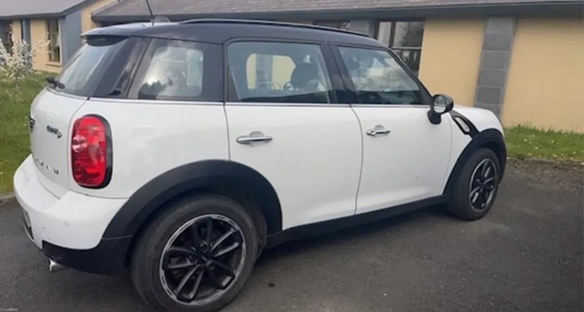 2015 Mini Countryman Cooper D - Image 3