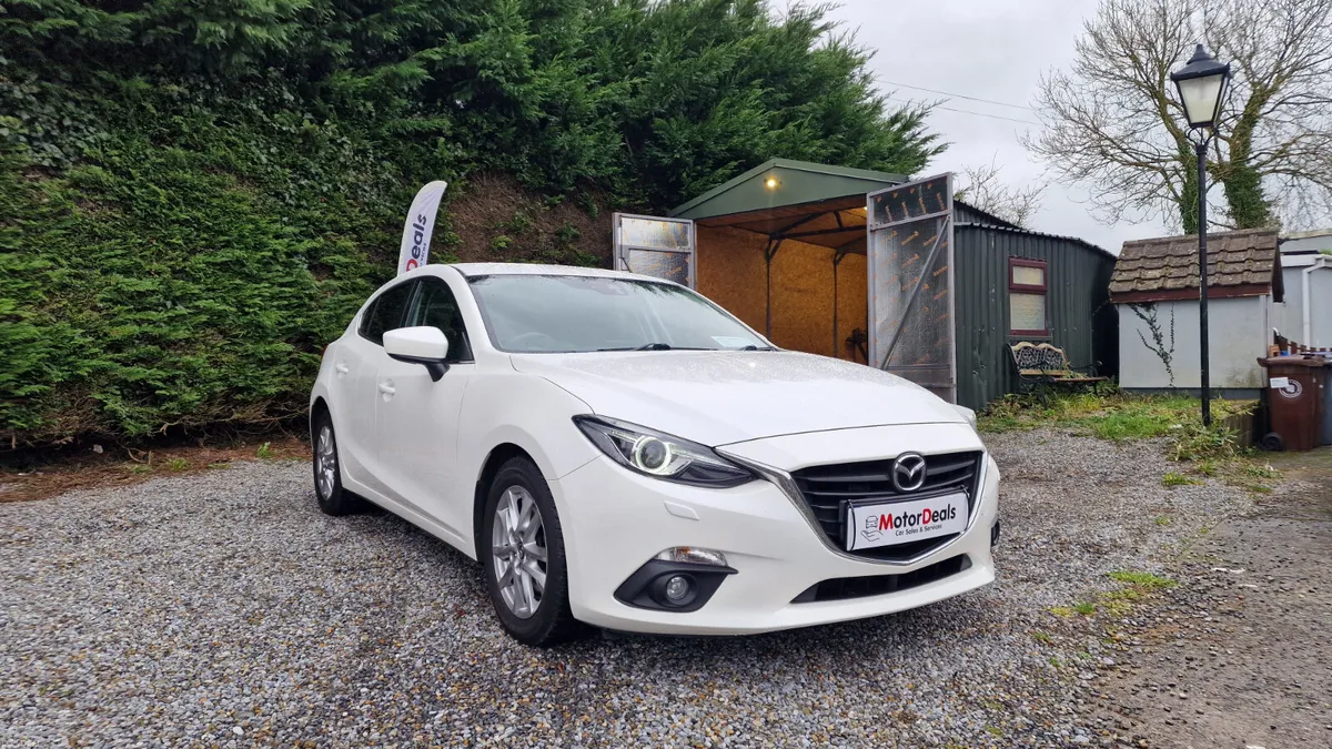 Mazda 3 2.0 Petrol  2015 - Image 2