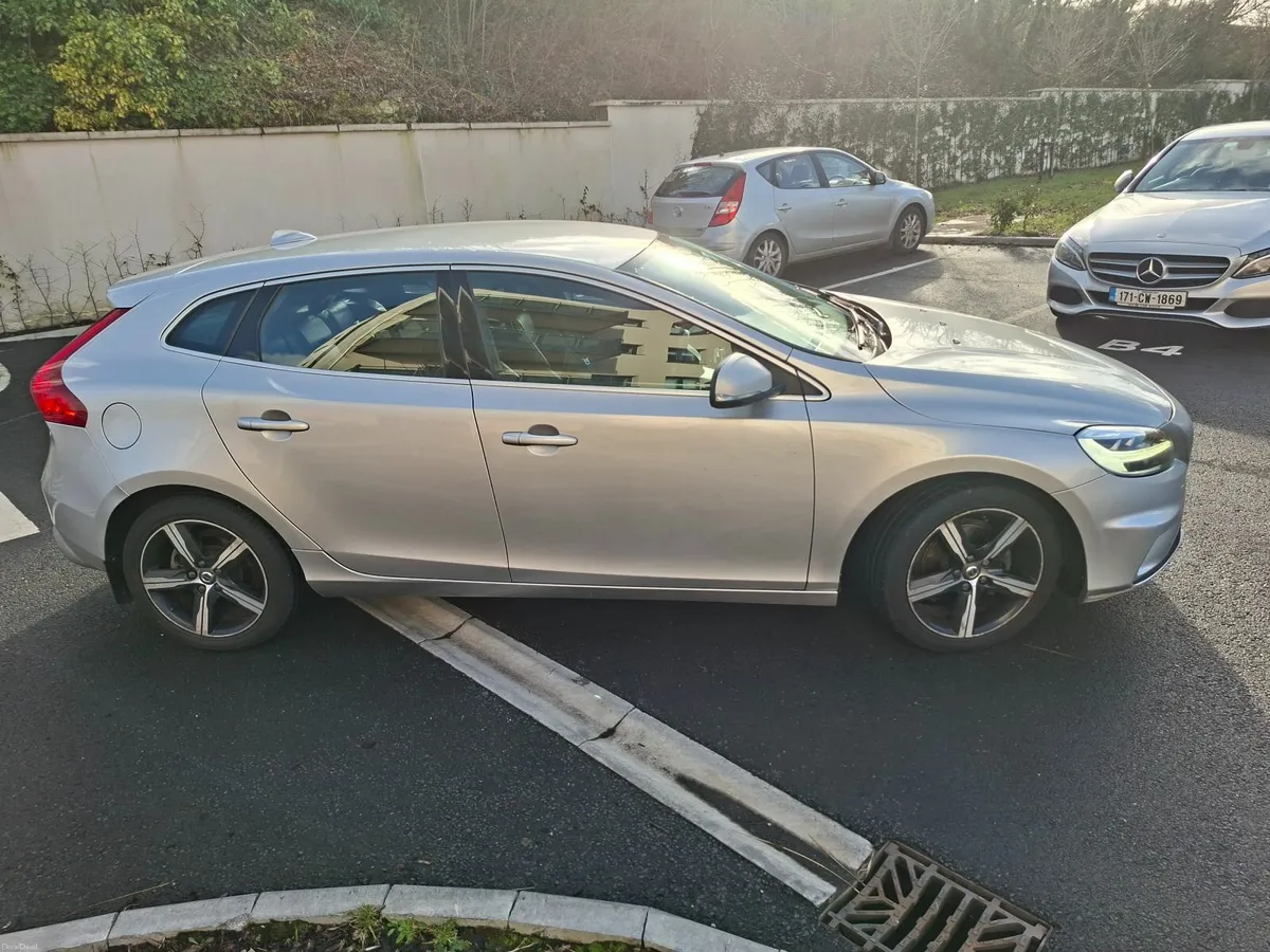 172 Volvo V40 R-Design Nav - Image 2