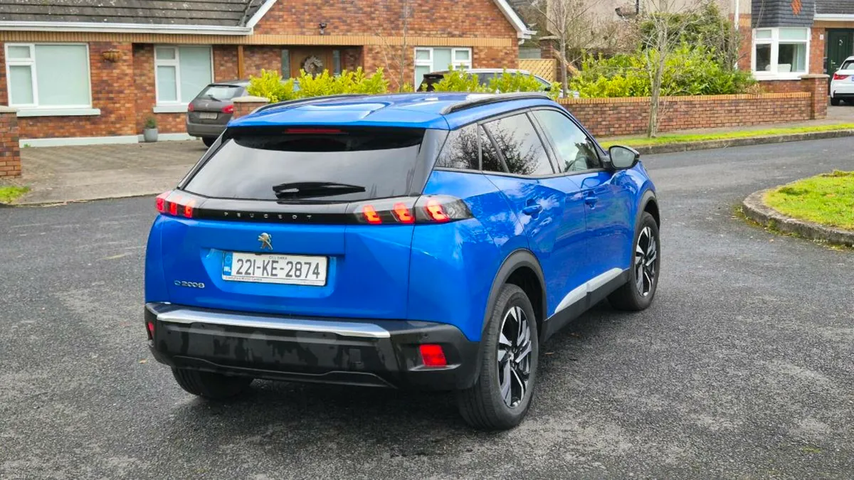 Peugeot 2008e Allure - Image 3