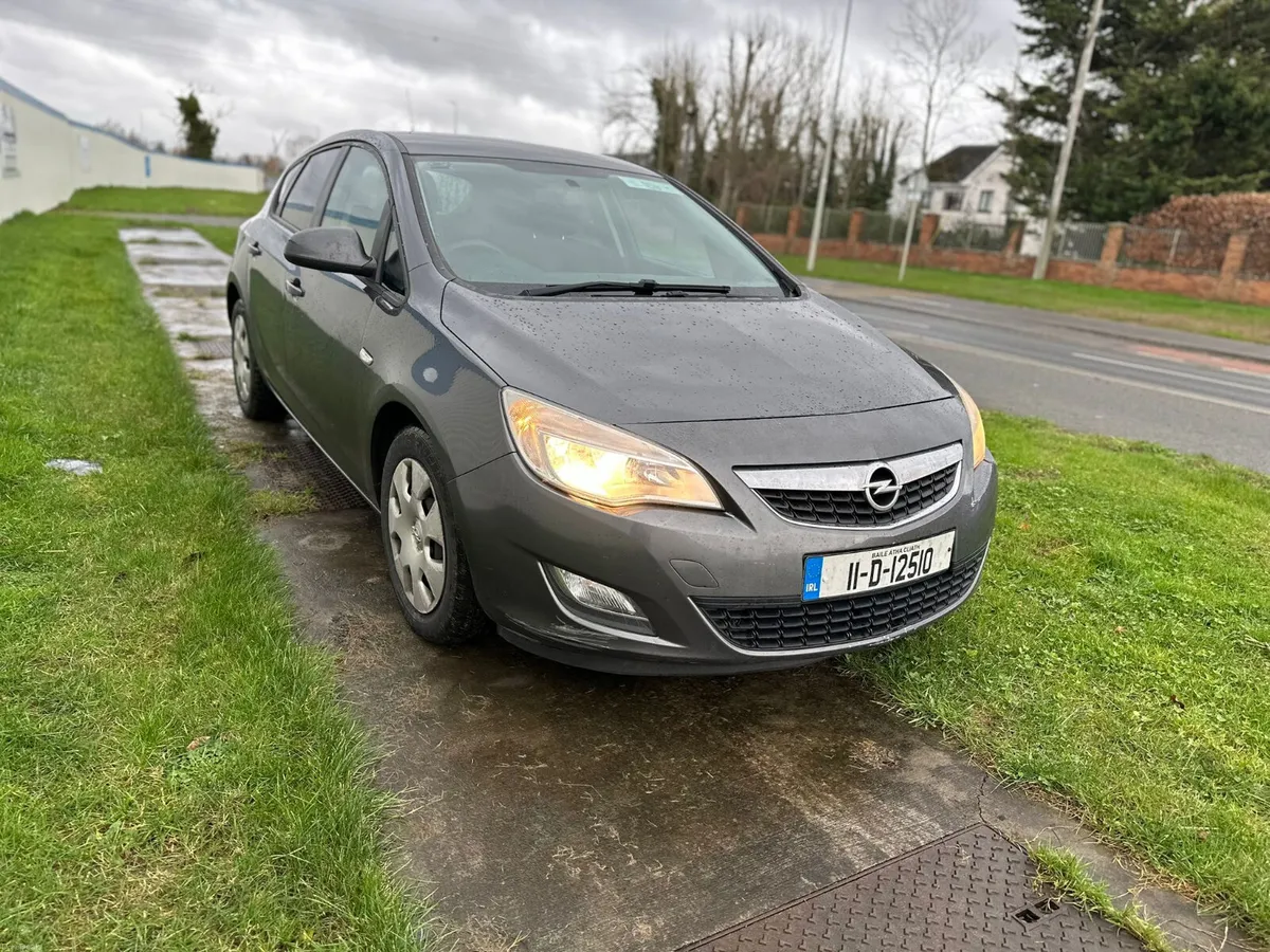 Opel Astra 2011 Nct 06/26 tax 07/26 - Image 1