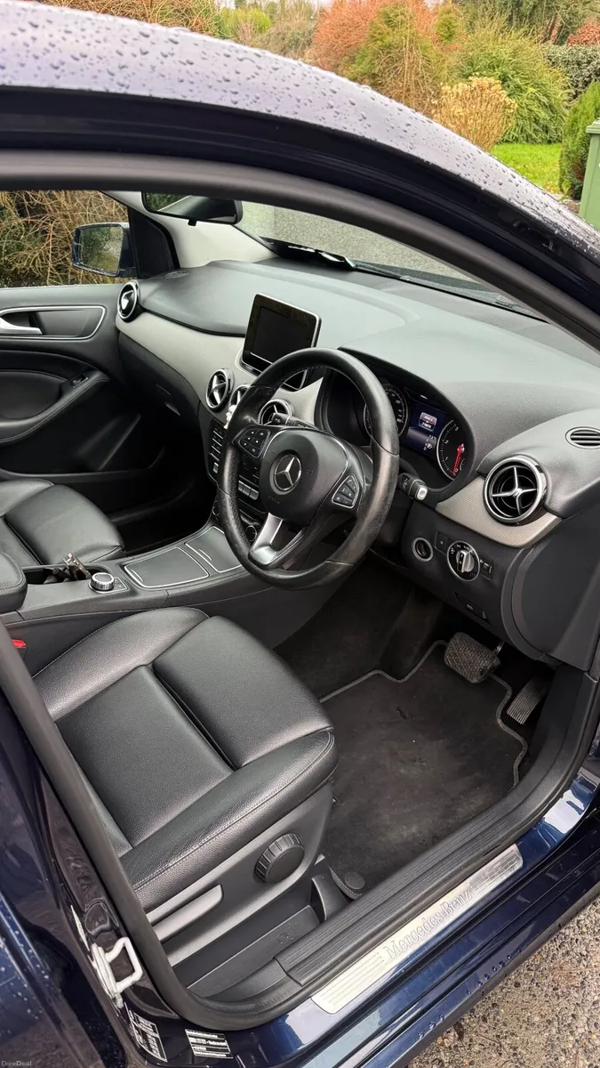 Mercedes-Benz B-Class 2017 - Image 4