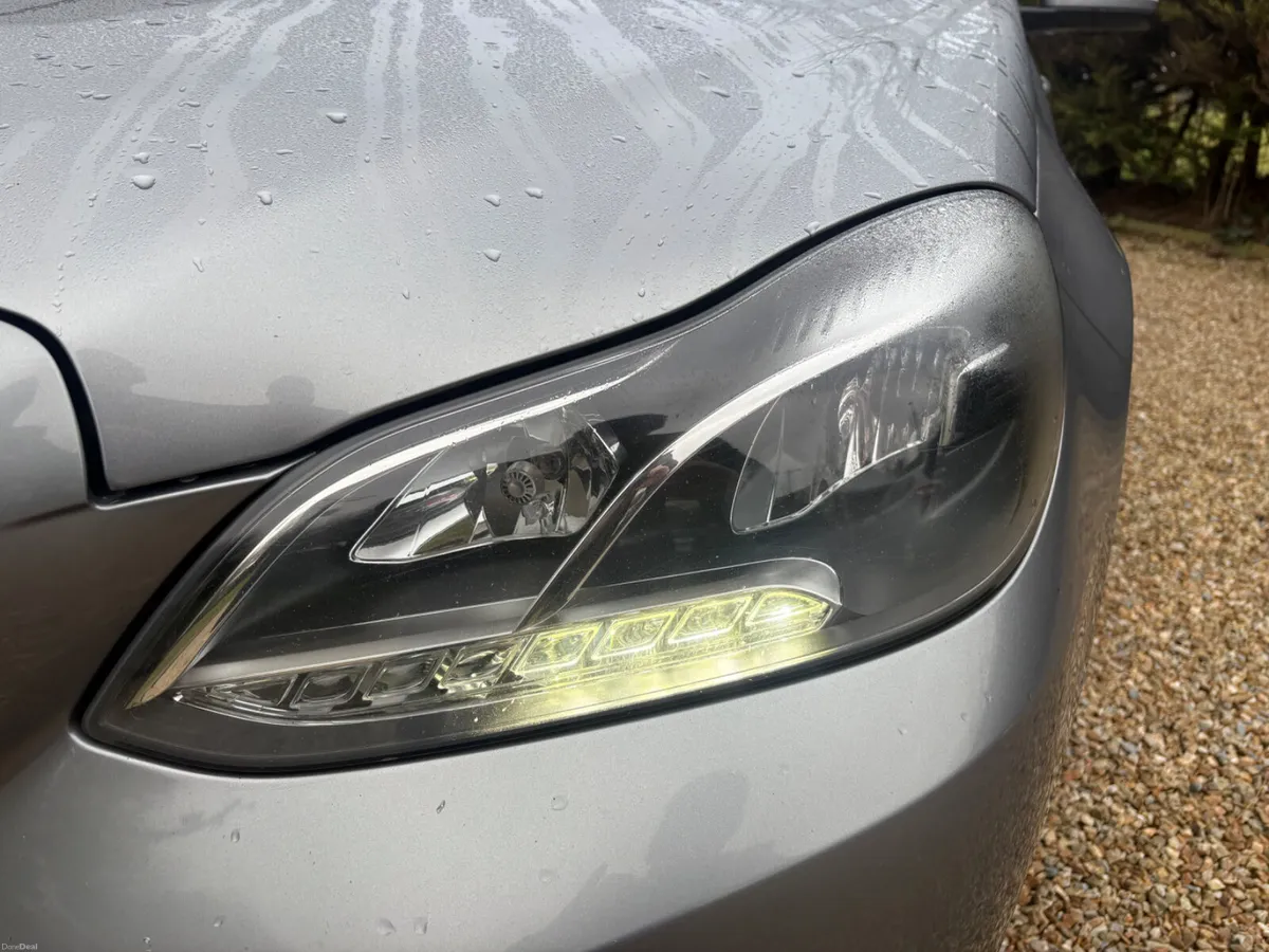 Mercedes-Benz E-Class 2014 - Image 2