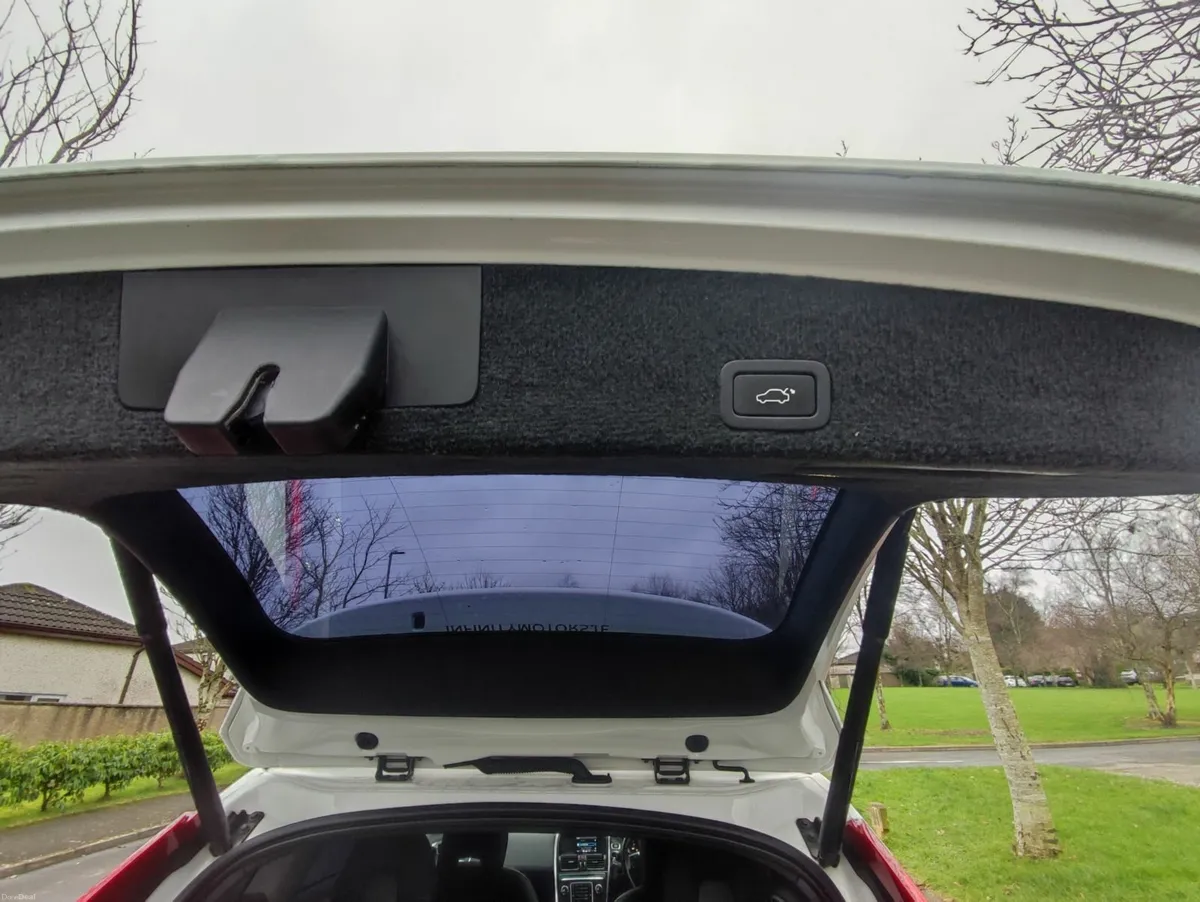 Volvo XC60 NCT+Tax, ON HOLD!!! - Image 4