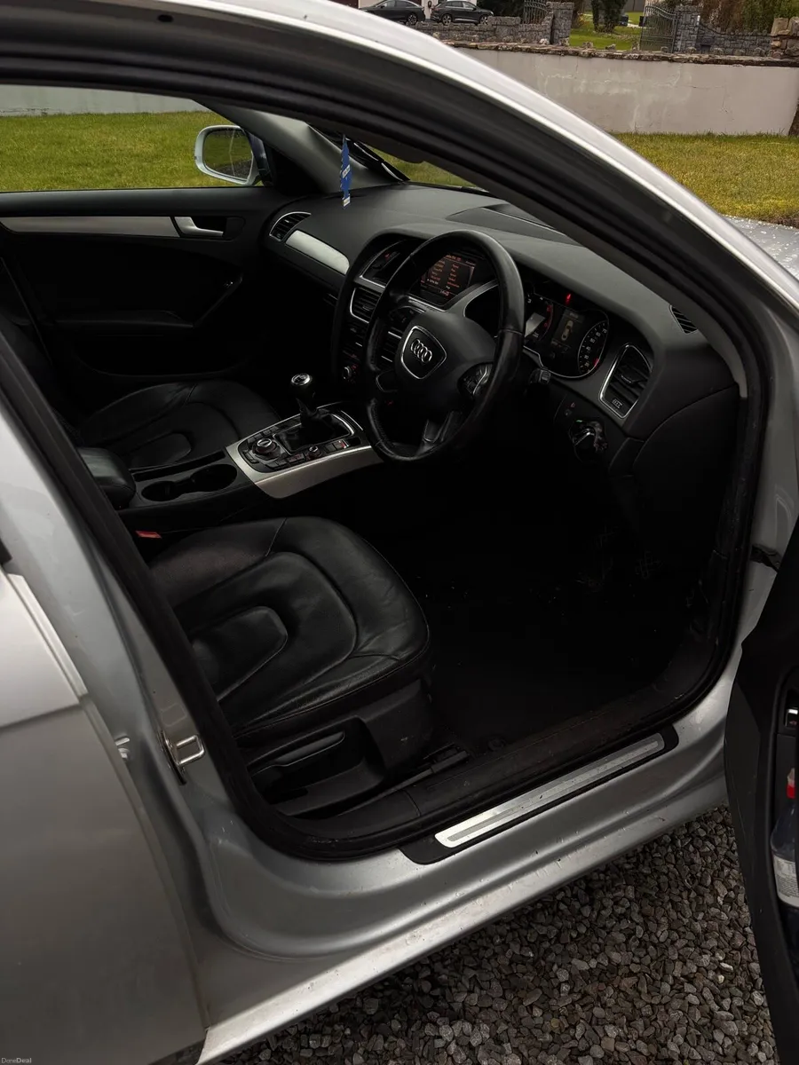 Audi A4 B8.5 Technik 2.0L - Image 2