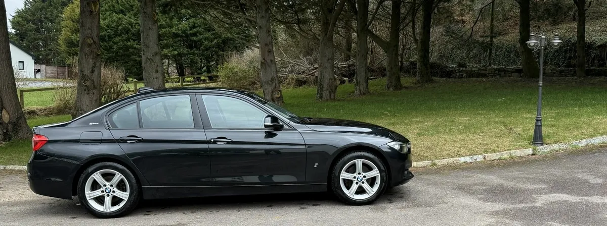 BMW 3-Series 2017 - Image 2