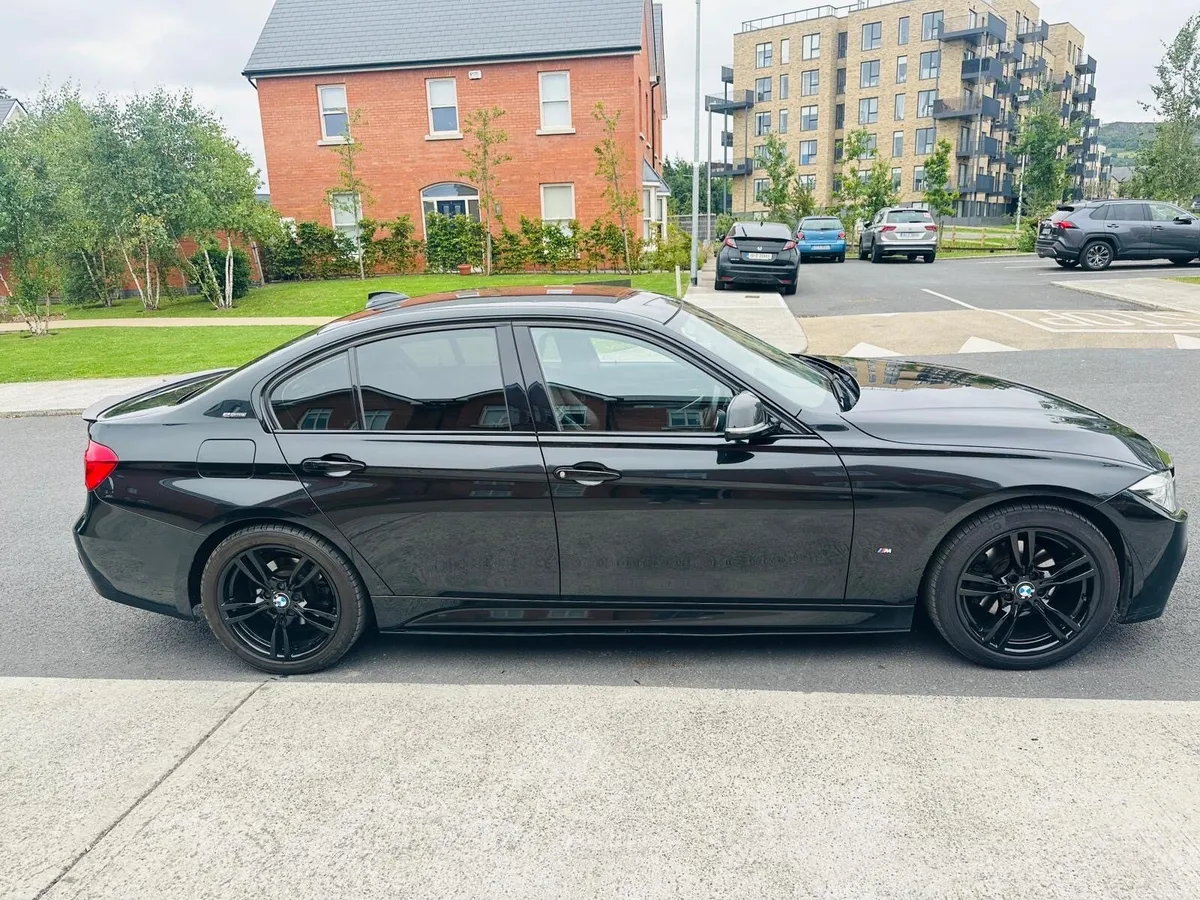 BMW 330e - Image 2
