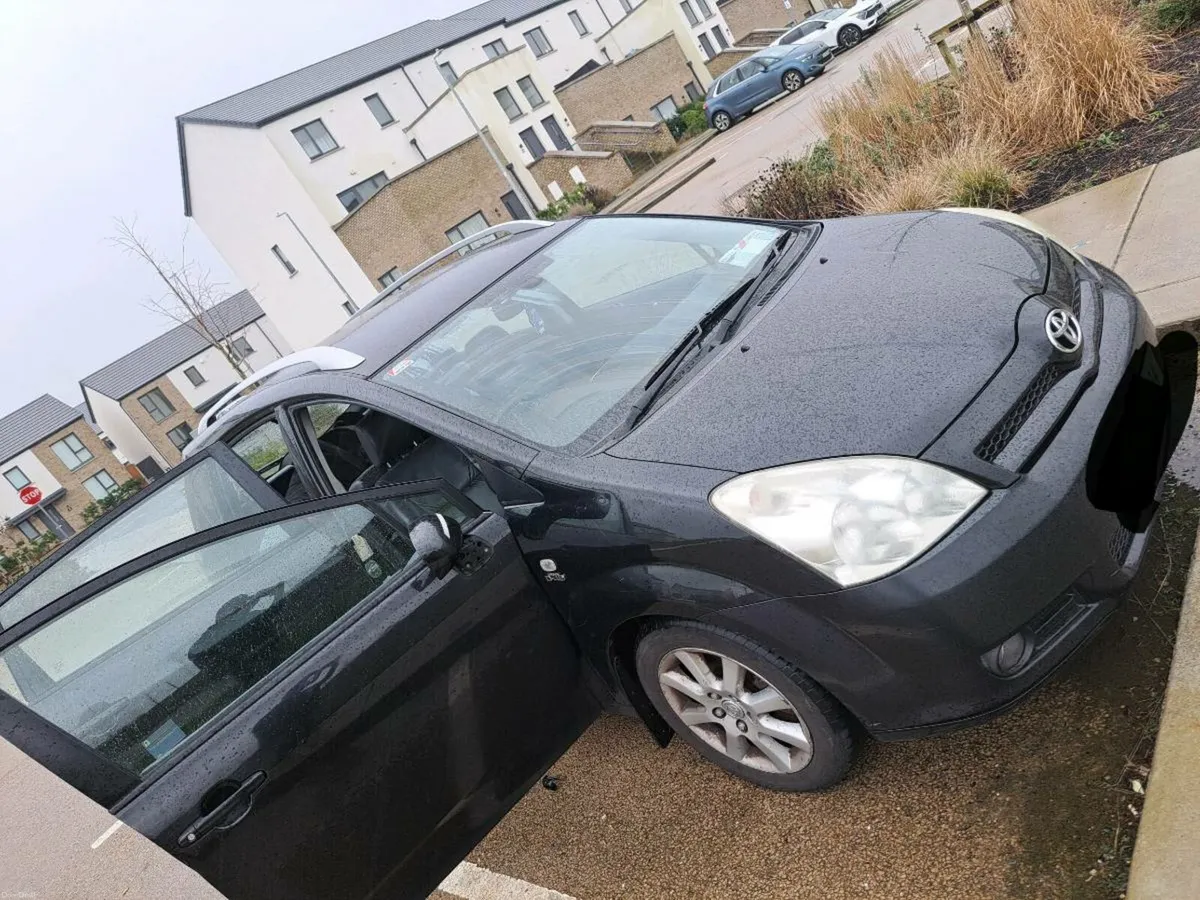 Toyota 7 seats - Image 2