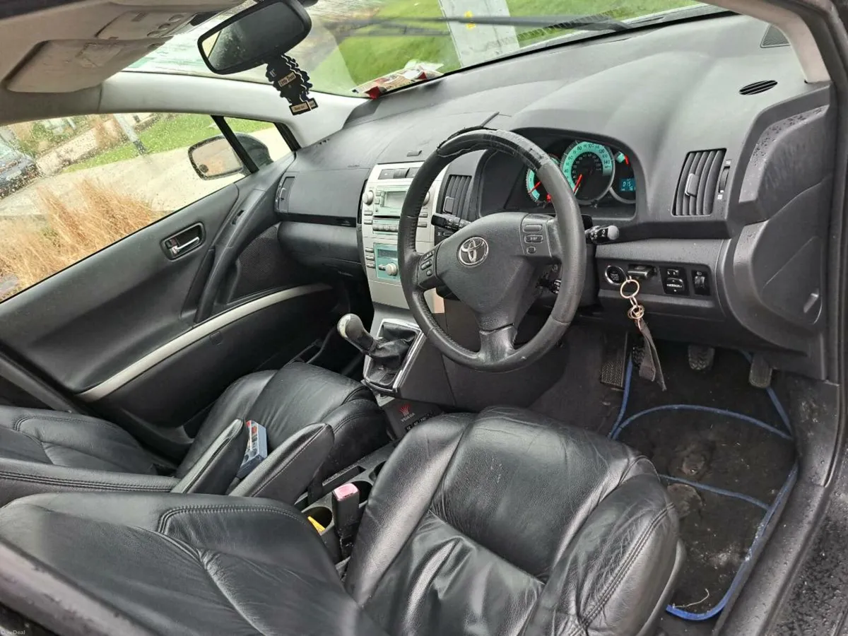 Toyota 7 seats - Image 3