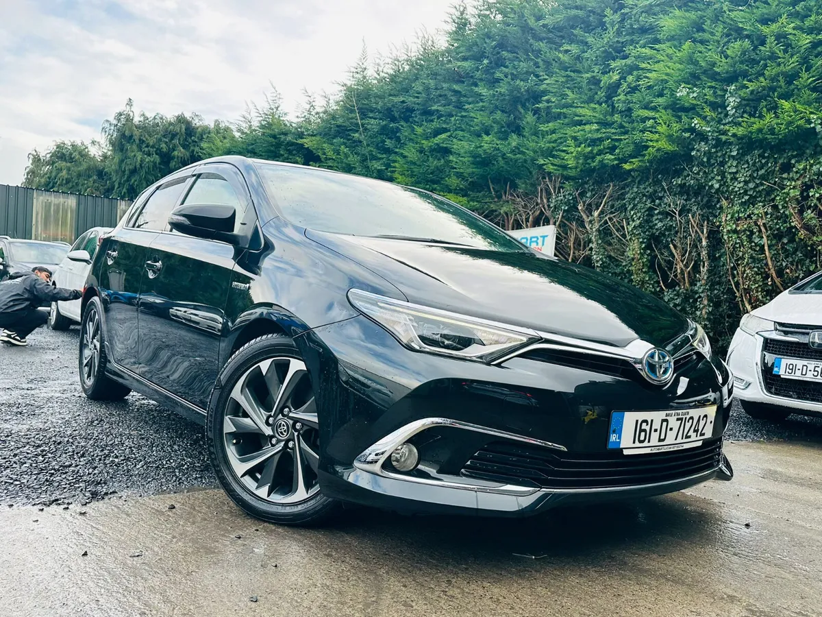 TOYOTA AURIS 2016 HYBRID LEATHER TOPSECS - Image 1