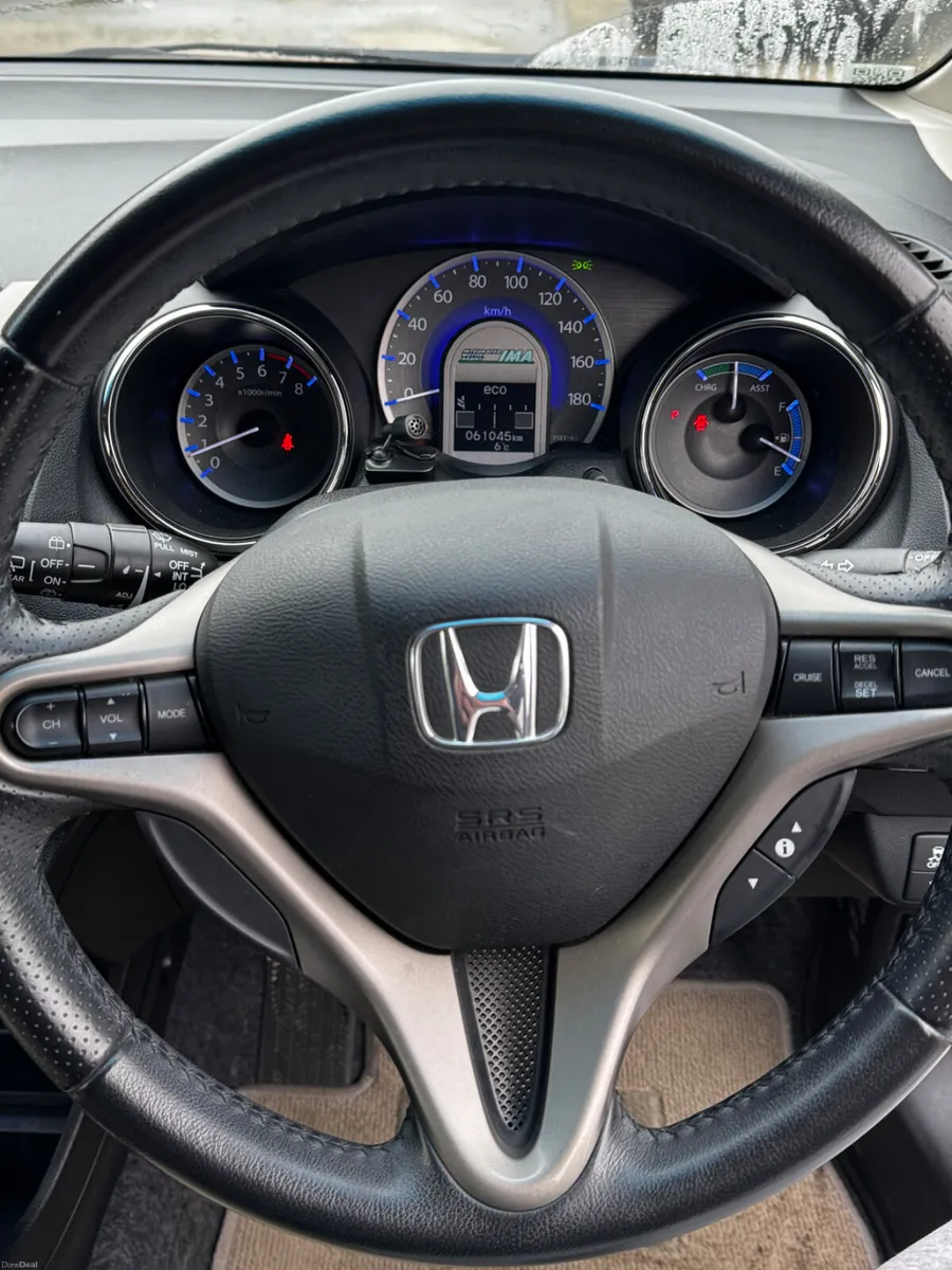 Honda Fit 1.3 Auto 63000kms 2013 - Image 4