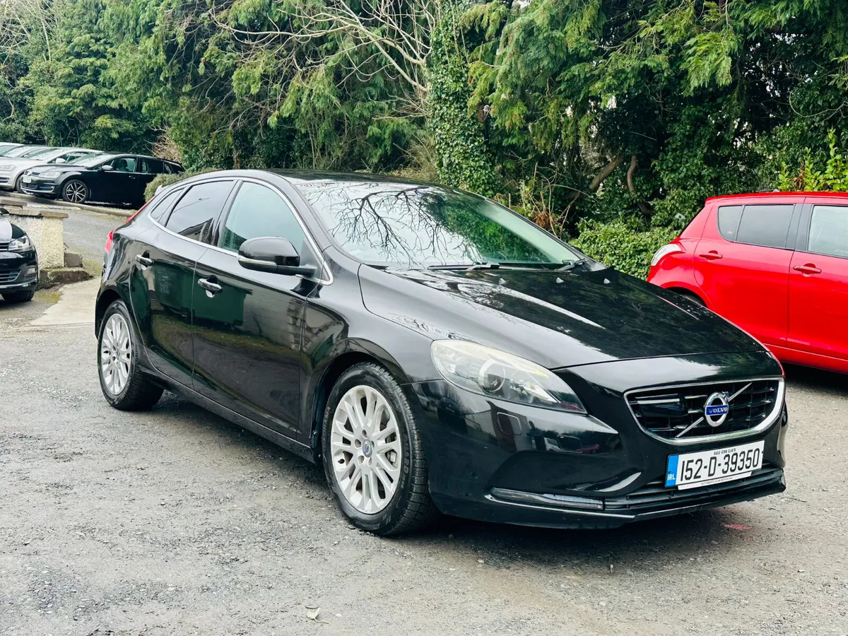 VOLVO V40 2015 1.5 PETROL AUTOMATIC - Image 3