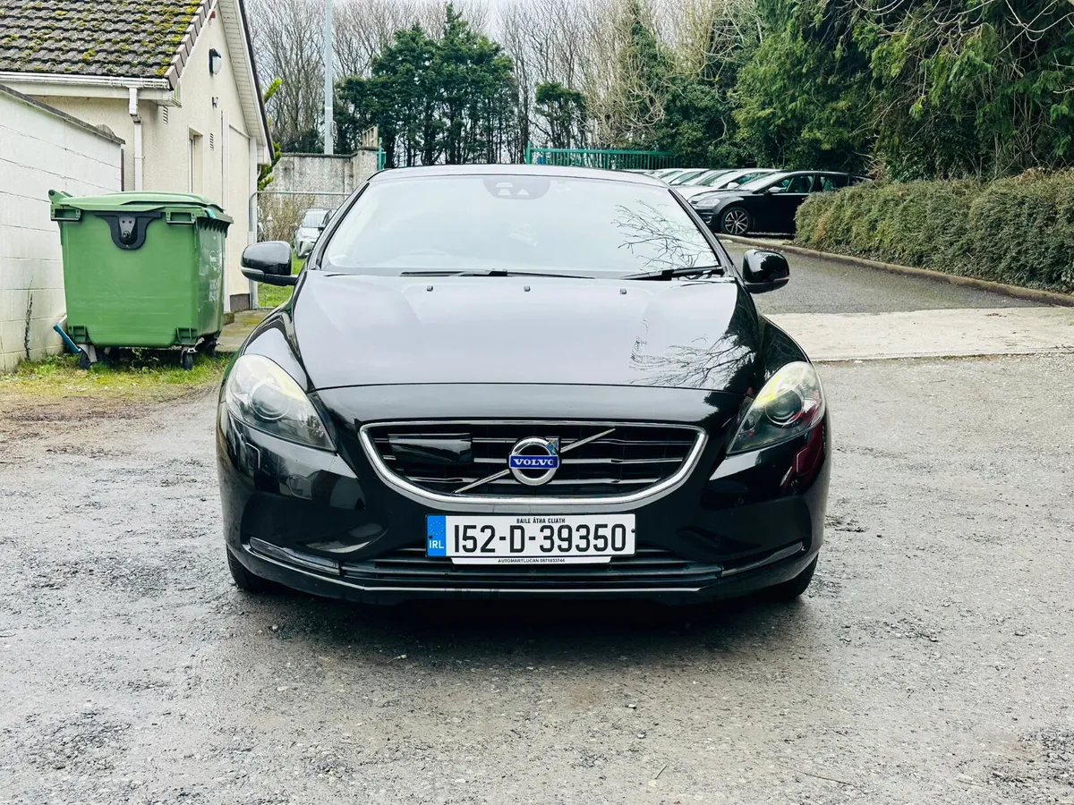 VOLVO V40 2015 1.5 PETROL AUTOMATIC - Image 2