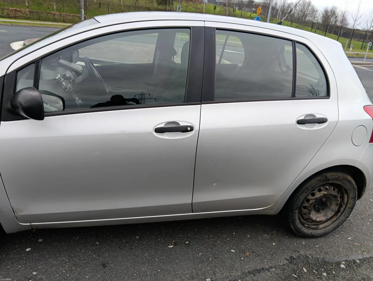 Toyota Yaris 2007 - Image 4