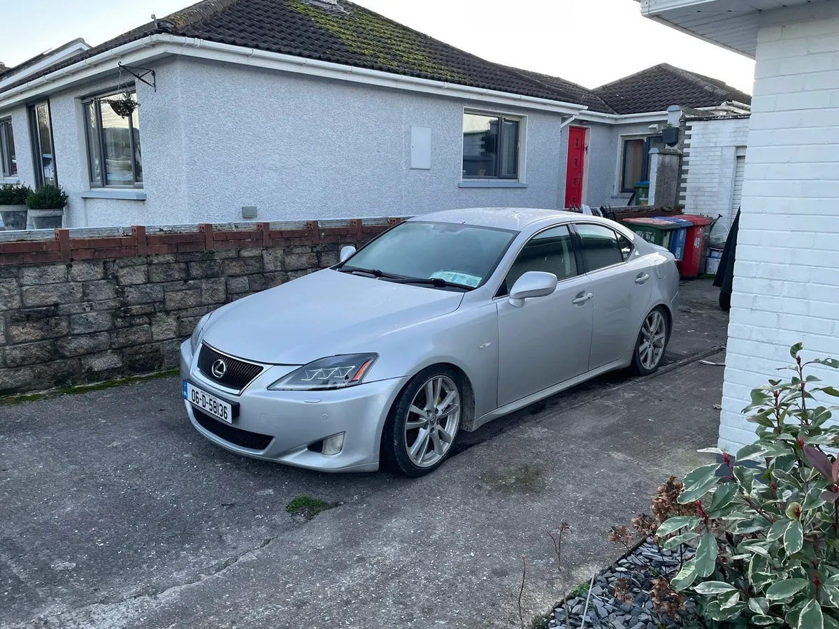 Lexus is250 - Image 1
