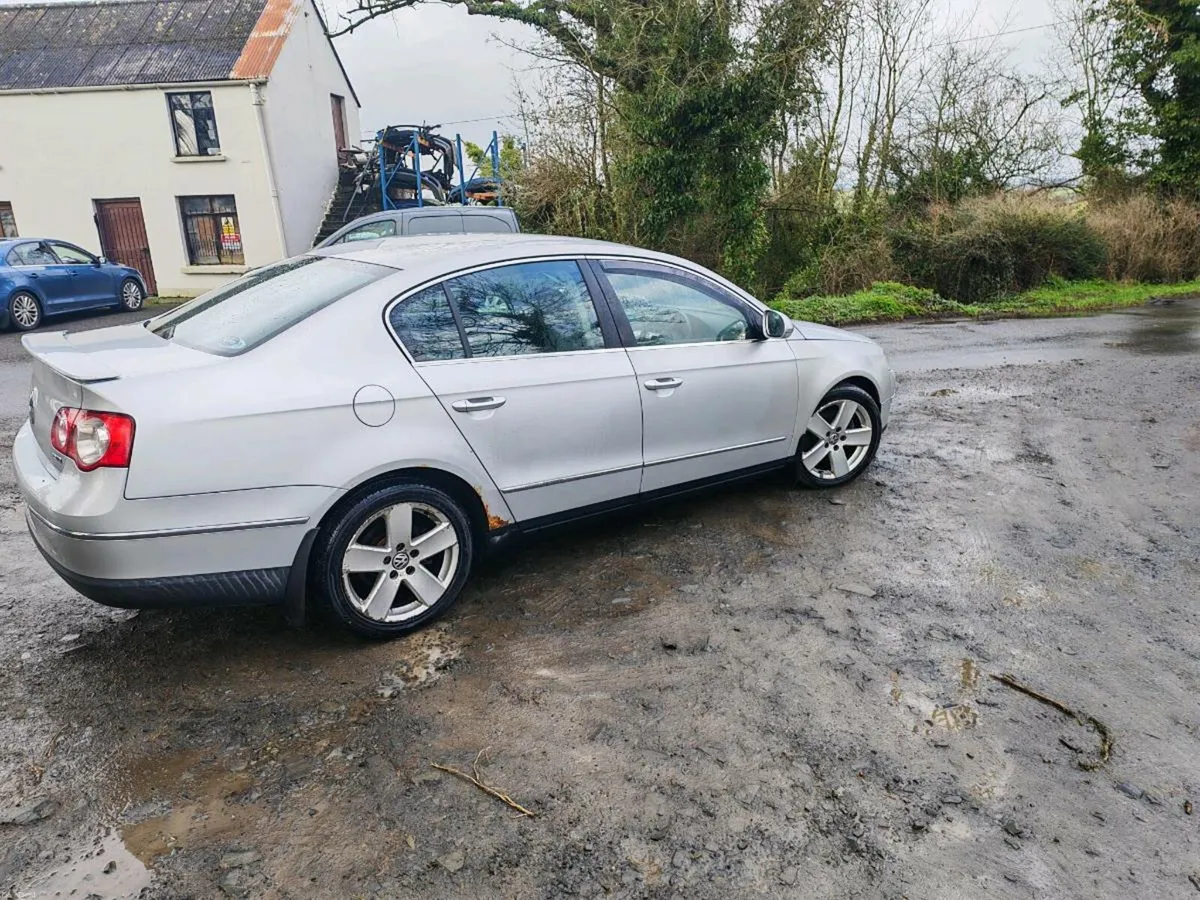 Volkswagen Passat - Image 4