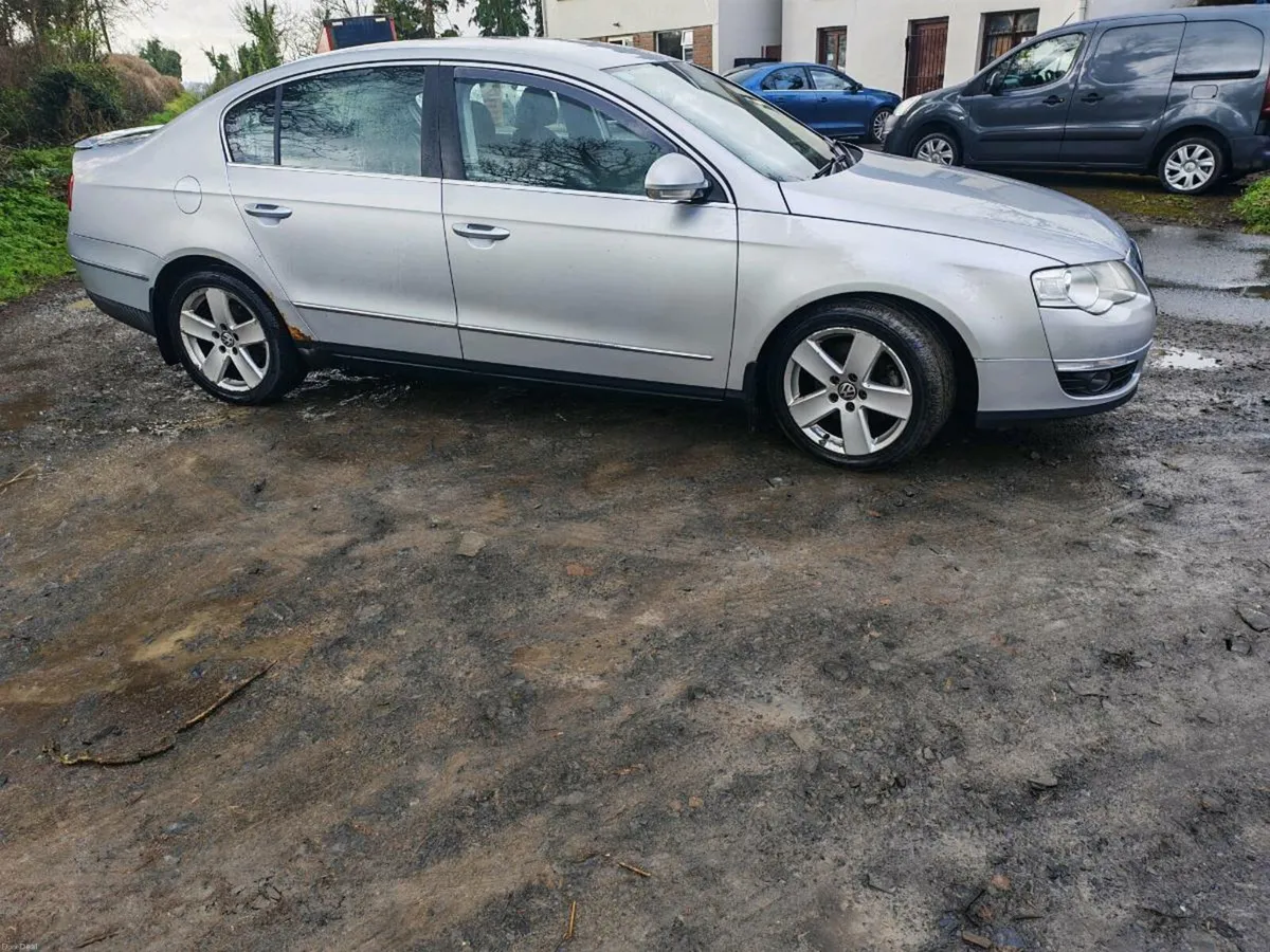 Volkswagen Passat - Image 2