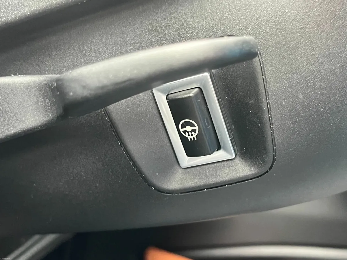 BMW 330e M-Sport Pro Pack *very high spec* - Image 4