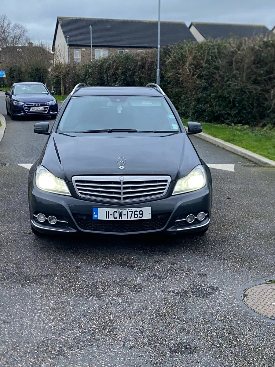Mercedes C220 2011 - Image 2