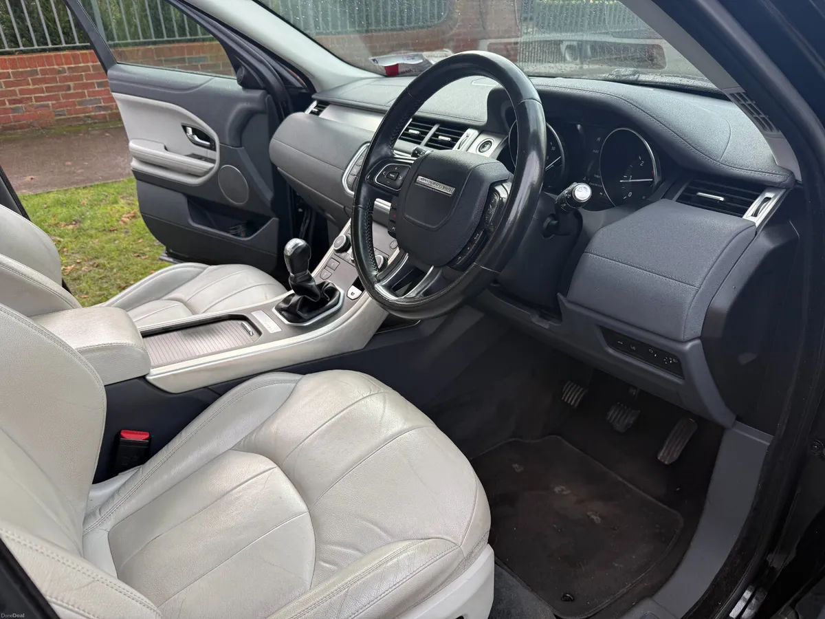 Land Rover Evoque. 2-Year Warranty inc. Finance. - Image 4