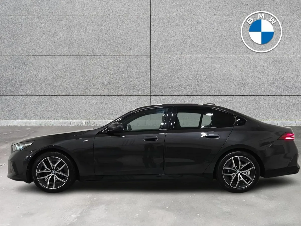 BMW 5-Series 520i M Sport Saloon - Image 4