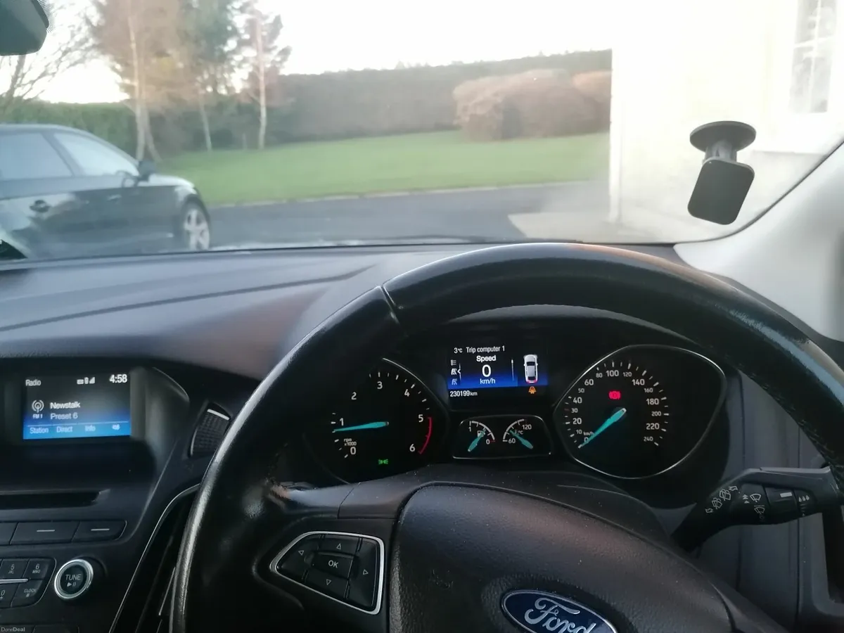 Ford Focus 2015 - Image 2