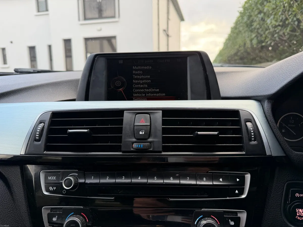 BMW 3-Series 2015 - Image 2