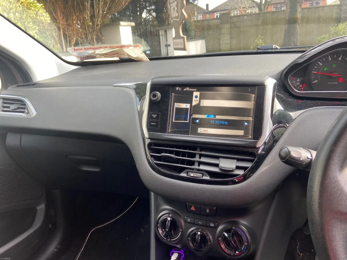 Peugeot 208 2013 - Image 2