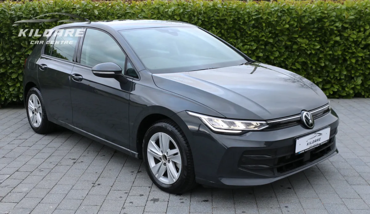 VOLKSWAGEN GOLF 8.5 eTSI STYLE - Image 4