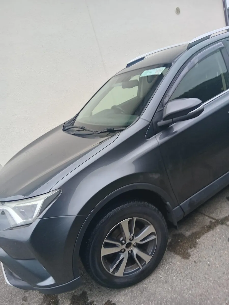 Toyota RAV4 - Image 2