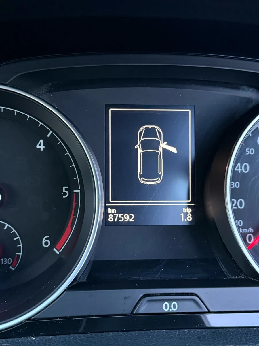 Volkswagen Golf (Low Mileage!!!!!) Irish car - Image 4
