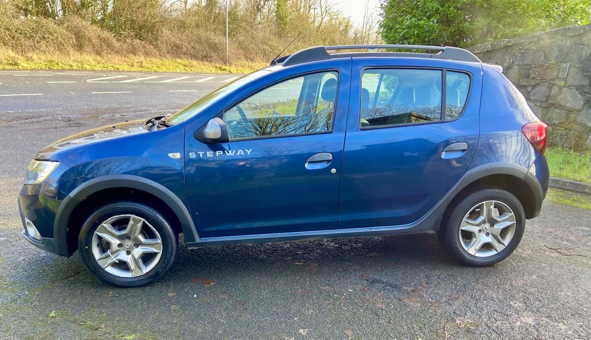 2018 Dacia Sandero Stepway - Image 2