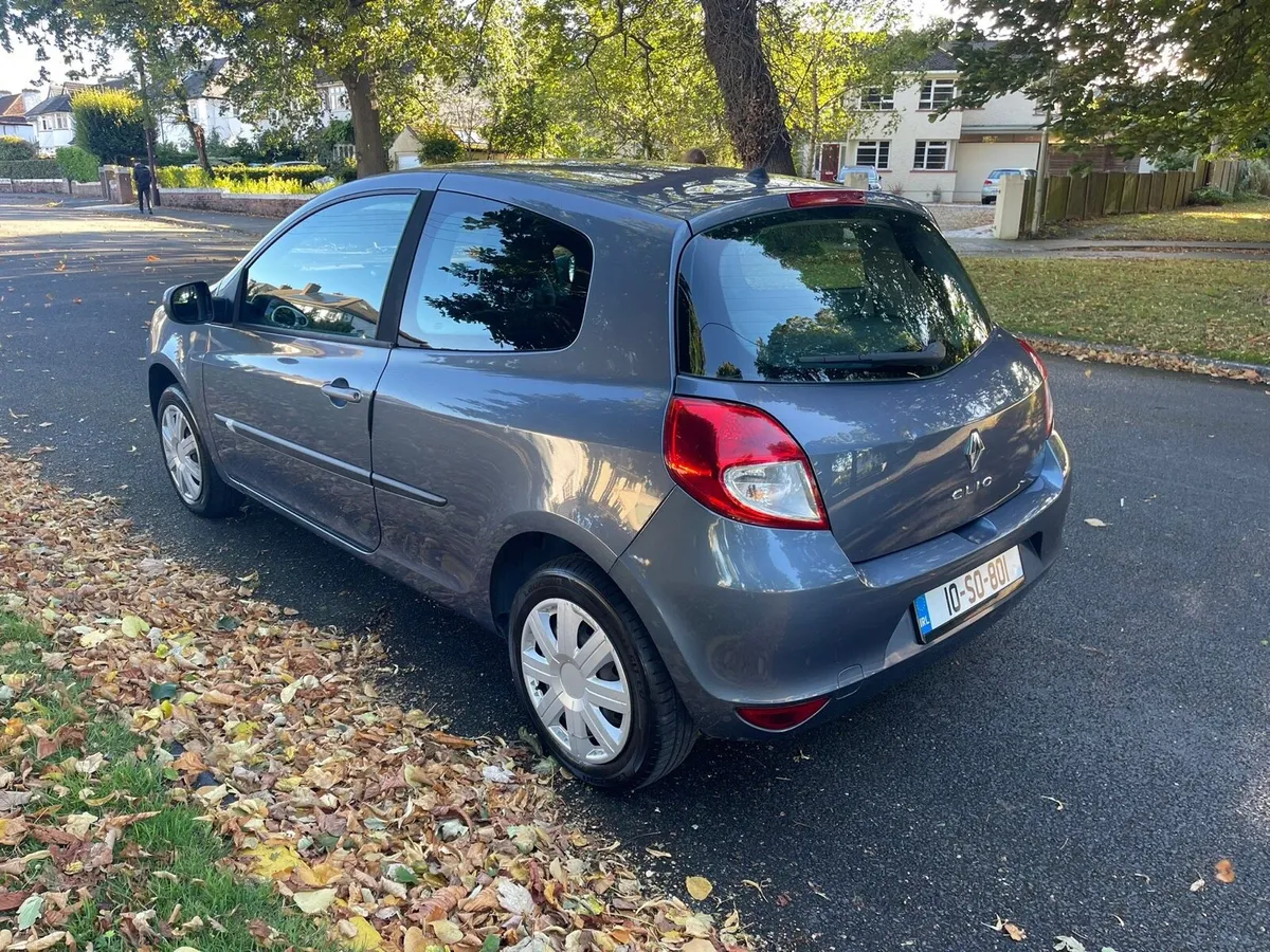 Renault Clio 2010( Tax and NCT until August 2026) - Image 4