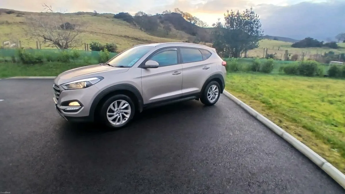 Hyundai Tuscon excutive * full leather interior - Image 3