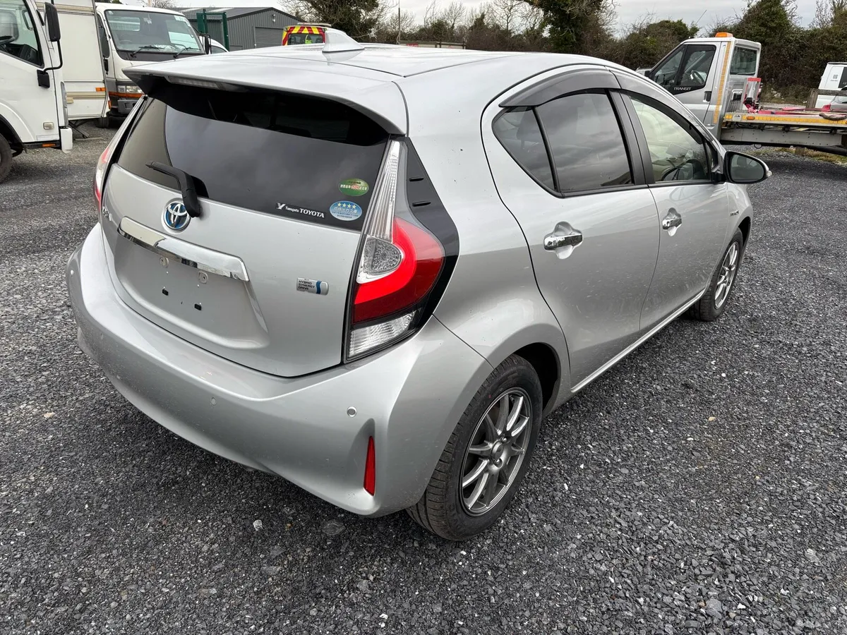 Toyota Aqua Hybrid 2019 - Image 4