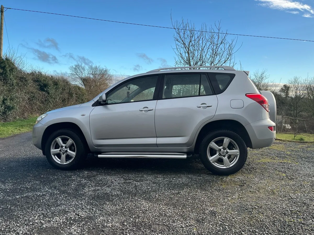 Toyota RAV4 2.0 - Image 2