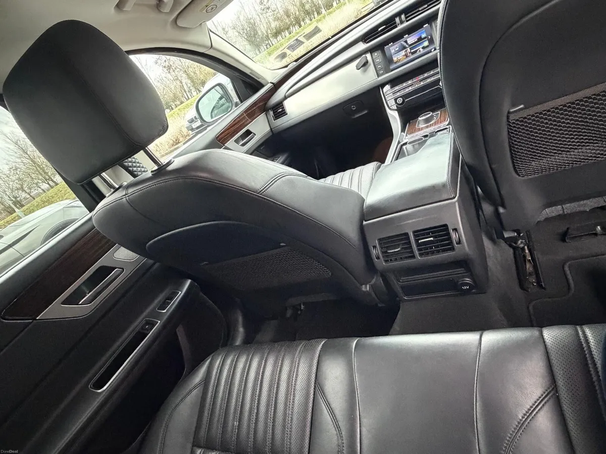 Jaguar XF 2016 - Image 2