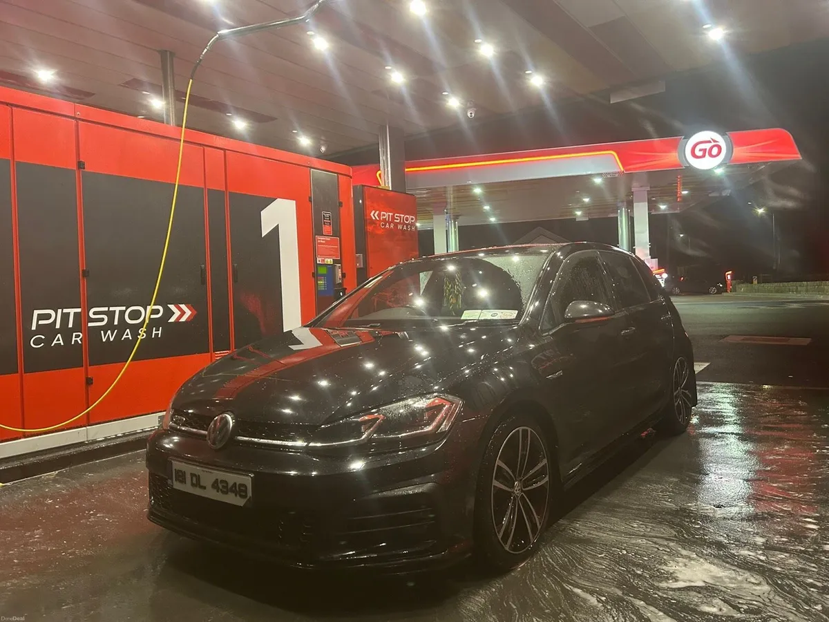 2018 Volkswagen Golf GTD - Image 2