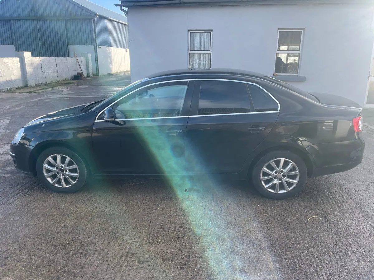 Volkswagen Jetta - Image 4