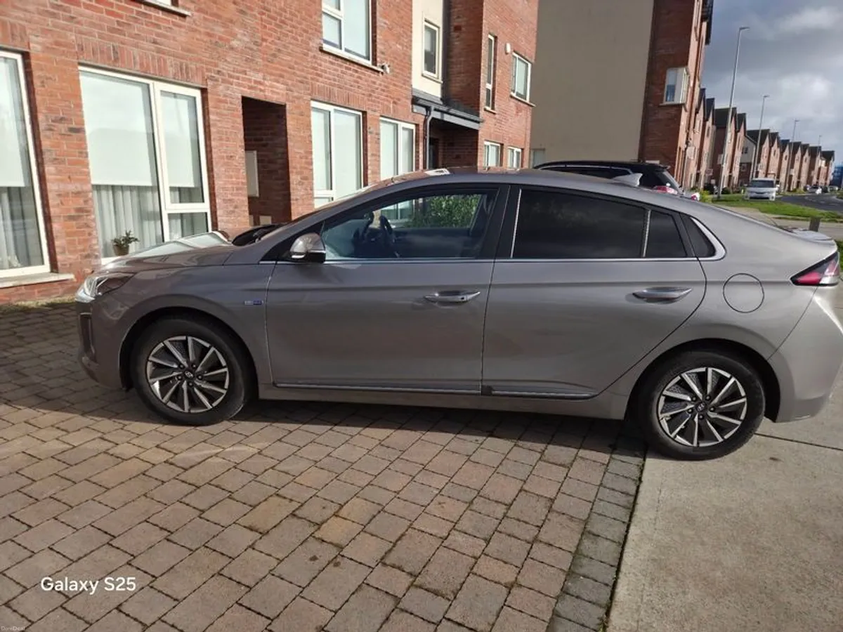 2020 Hyundai Ioniq - Image 2