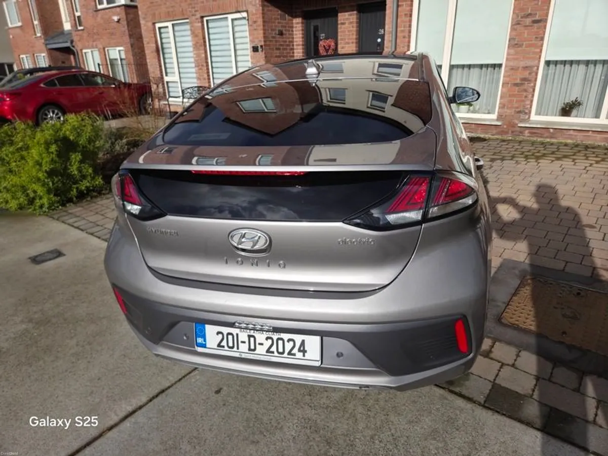 2020 Hyundai Ioniq - Image 3