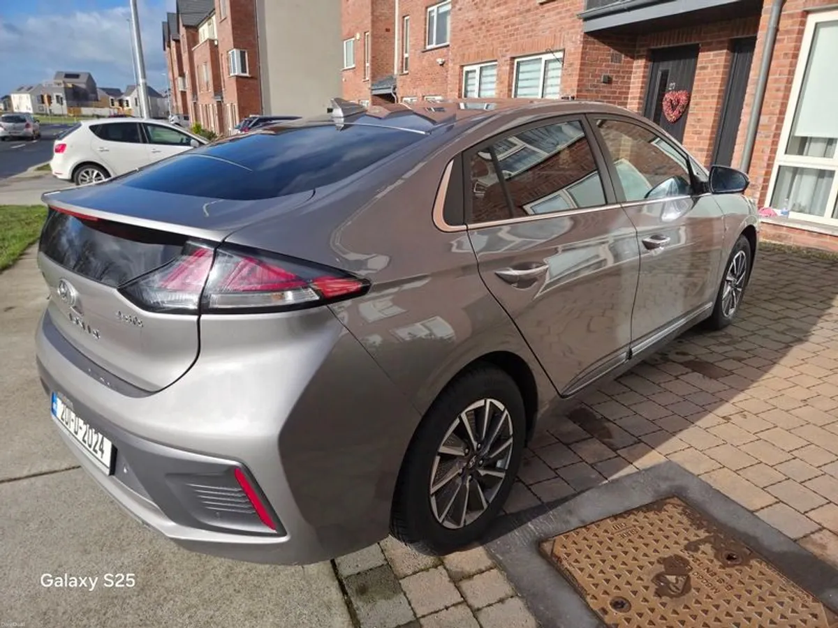 2020 Hyundai Ioniq - Image 4
