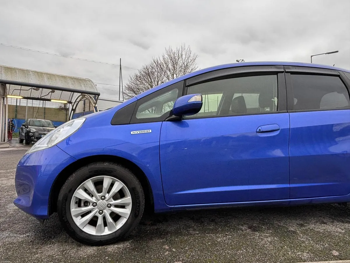 Honda Fit 2013- Apple CarPlay & Heated Seats - Image 3